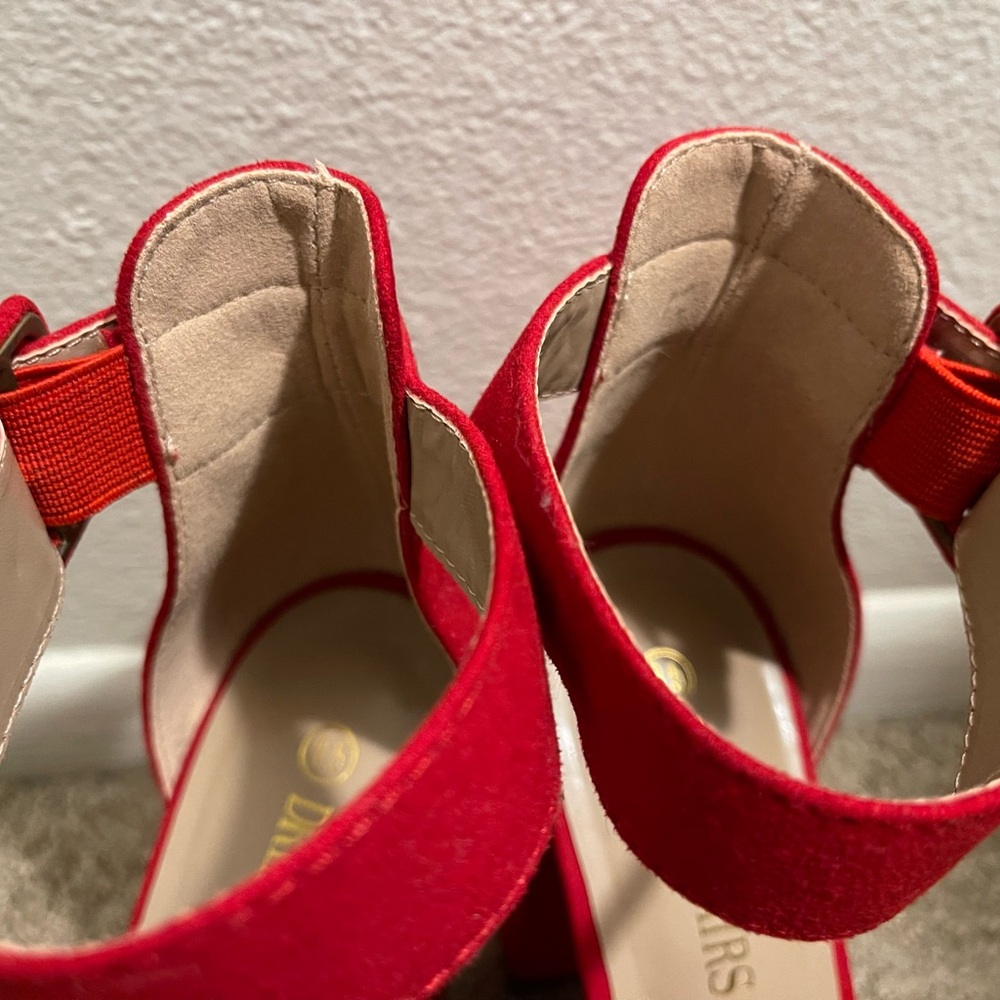 Chic Red Dream Pairs High Heels 👠 - Picture 3 of 9